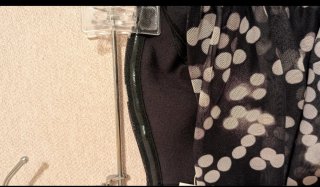 Vestido negro lunares con cinturón