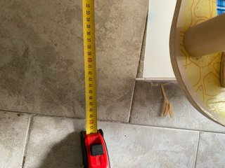 Casetta giocattolo in legno con bambole