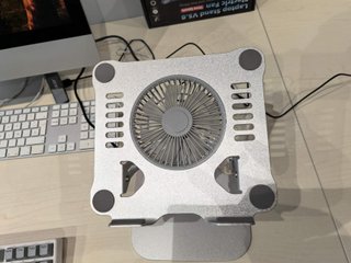 Soporte portátil con ventilador