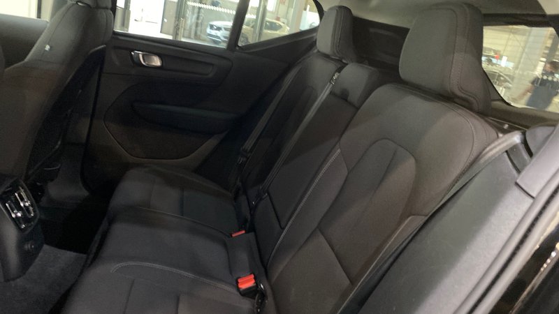 Volvo XC40 2021, foto 6
