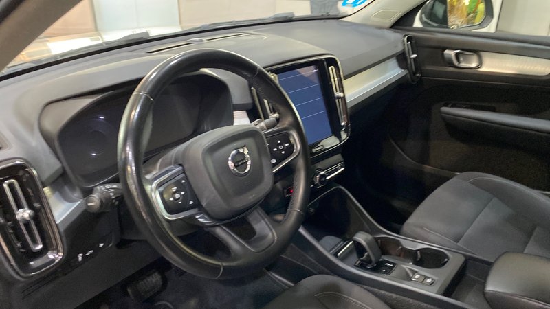 Volvo XC40 2021, foto 4
