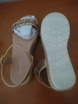 Sandalias Graceland doradas talla 33