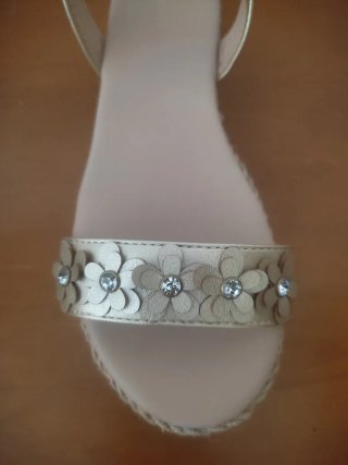 Sandalias Graceland doradas talla 33
