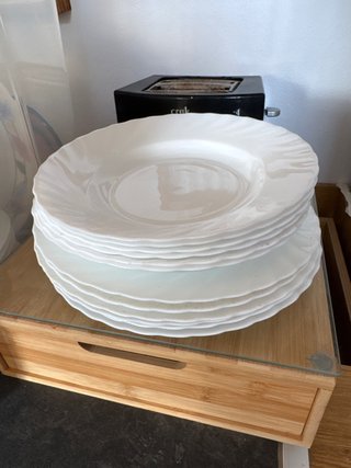 Juego de platos blancos
