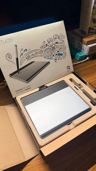 Tableta Gráfica Wacom Intuos en Caja