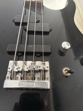 Bajo eléctrico Washburn Mercury MB-4 Vintage 90’s
