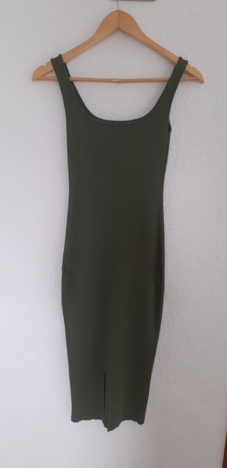 Vestido midi nuevo sin estrenar. Sin mangas. Muy e
