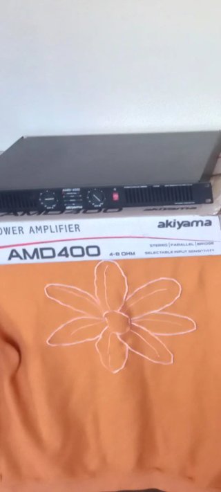 Equipo de sonido Akiyama: Amplificador, Mesa y Alt