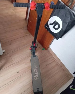 Patinete eléctrico con suspensión