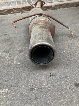 Tubo de escape coche