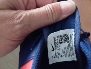 Zapatillas de fútbol Nike azules y rosa