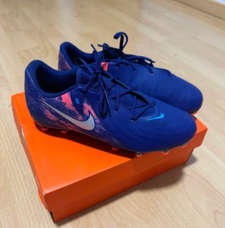 Zapatillas de fútbol Nike azules y rosa