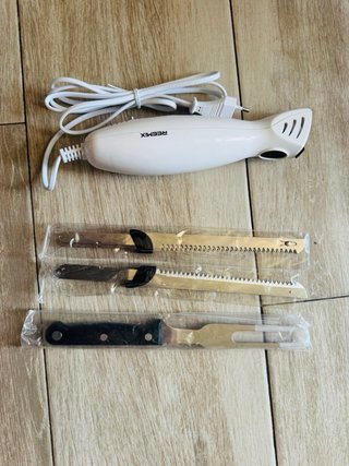 NUEVO! Cuchillo eléctrico con 2 cuchillas nuevo