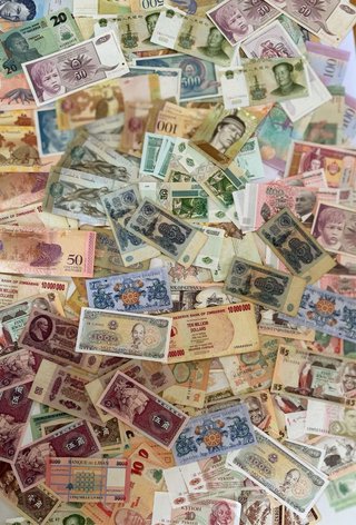 Chollo 200 billetes Internacionales.