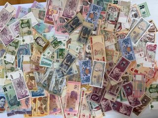 Chollo 200 billetes Internacionales.