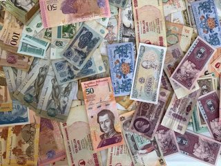 Chollo 200 billetes Internacionales.