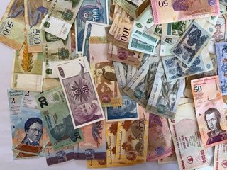 Chollo 200 billetes Internacionales.