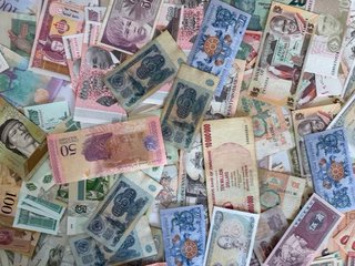 Chollo 200 billetes Internacionales.