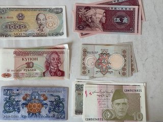 Chollo 200 billetes Internacionales.