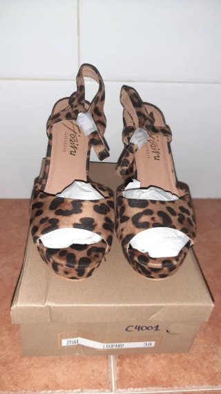 Sandalias Tionisu Animal Print Talla 38