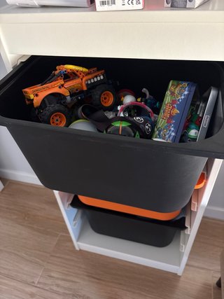 Mueble infantil IKEA con 3 cajones