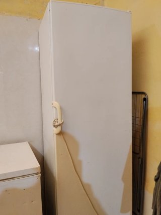 Congelador vertical blanco