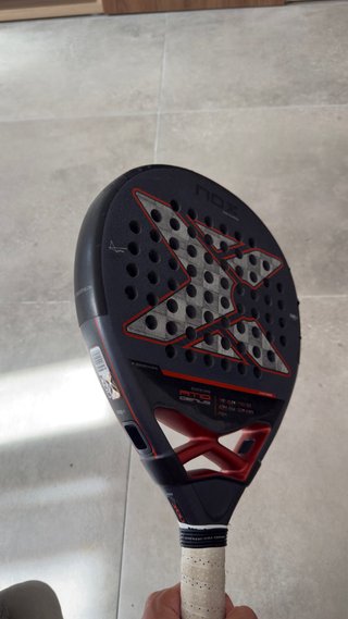 Pala Padel Nox AT10 Genius Agustin Tapia 2025
