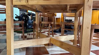 Mesa de madera ampliable con 6 sillas a juego