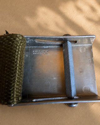 Cintura verde in tessuto con fibbia metallo