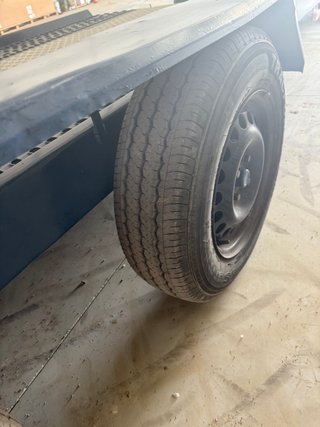 Plataforma basculante 2800 kg sin rampas