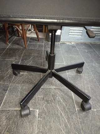 Silla de estudio negra