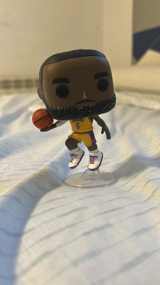 Funko Pop LeBron James Lakers