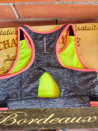 Top deportivo niña Zara gris y rosa T.12