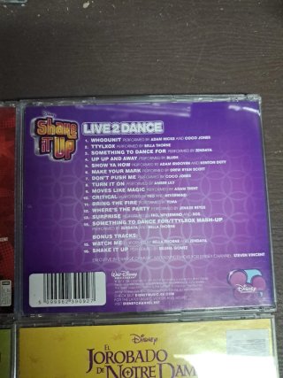 CDs Disney: El Rey León, Camp Rock, etc.