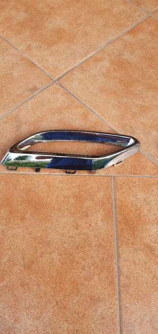 Cola de escape Mercedes
