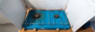 Cocina Camping 2 Fuegos + Bombona + Mesa plegable