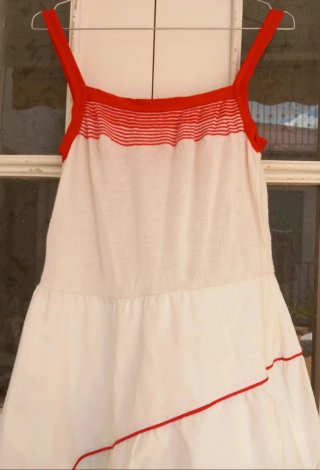 Vestido vintage blanco tirantes con detalles rojos