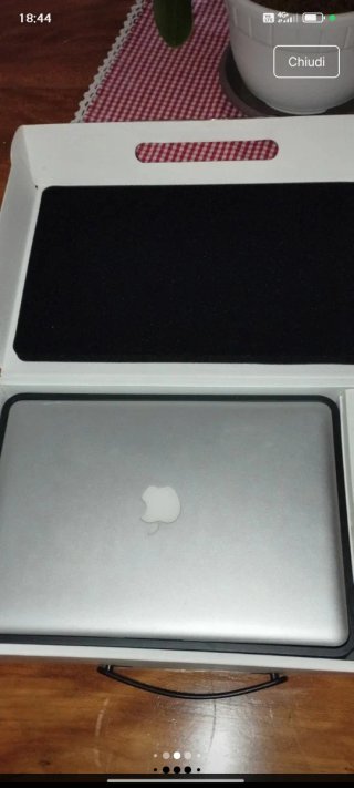 MacBook Pro 13 LED-backlit
