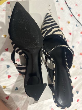 Tacones Charles Keith Zebra
