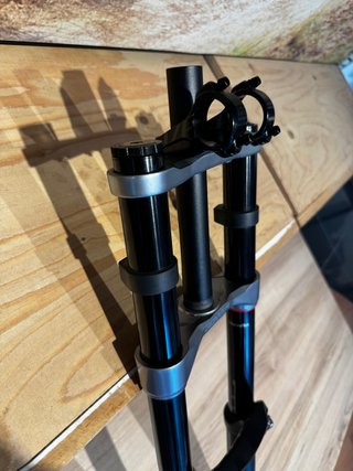 Horquilla RockShox BoXXer Select 27.5” 200mm