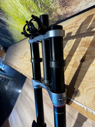 Horquilla RockShox BoXXer Select 27.5” 200mm