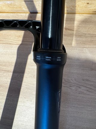 Horquilla RockShox BoXXer Select 27.5” 200mm