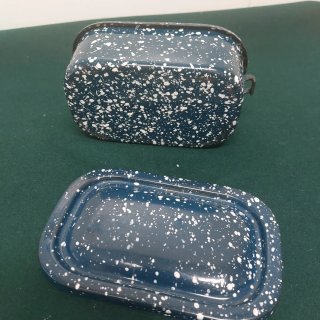 Fiambrera antigua esmaltada 16cm