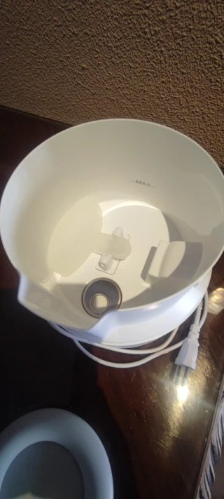 Humidificador y difusor Levoit blanco