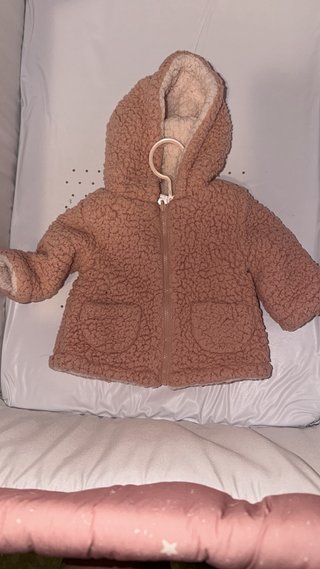 Chaquetón borrego bebé con capucha