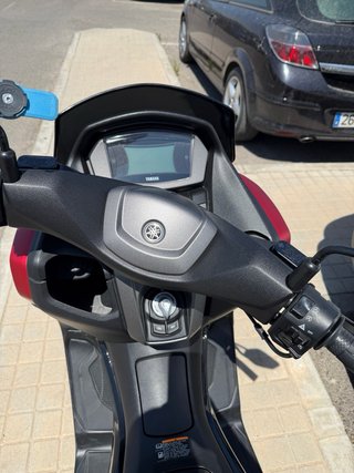 Yamaha NMAX 2021 Roja EXCELENTE ESTADO