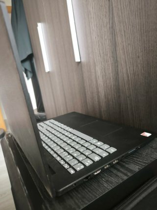Lenovo V145-15AST Portátil Negro/Gris
