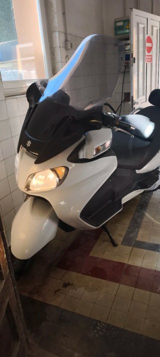 Suzuki Burgman 650 Executive 2005