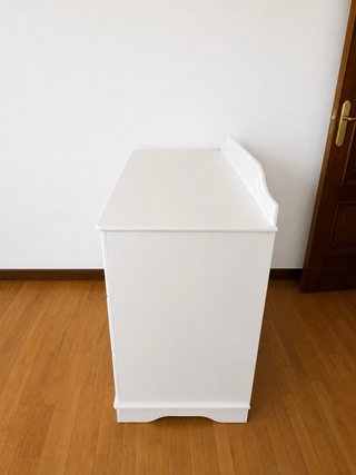 Cómoda blanca de madera
