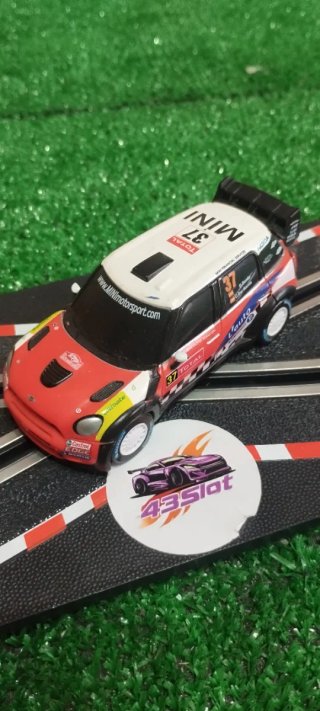 Coche carrera go Mini Cooper Rally